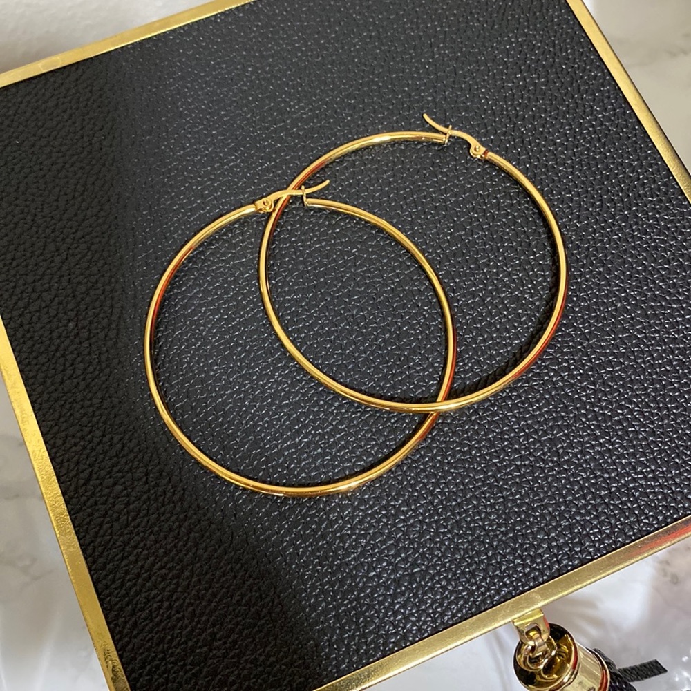 Ellie Vail Gold Hoop Earrings (New)